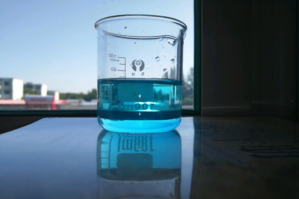 Propiedades químicas y solubilidad del hidrato de hidrazina