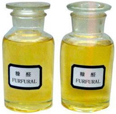 El alcohol furfurílico es un líquido transparente amarillo claro.